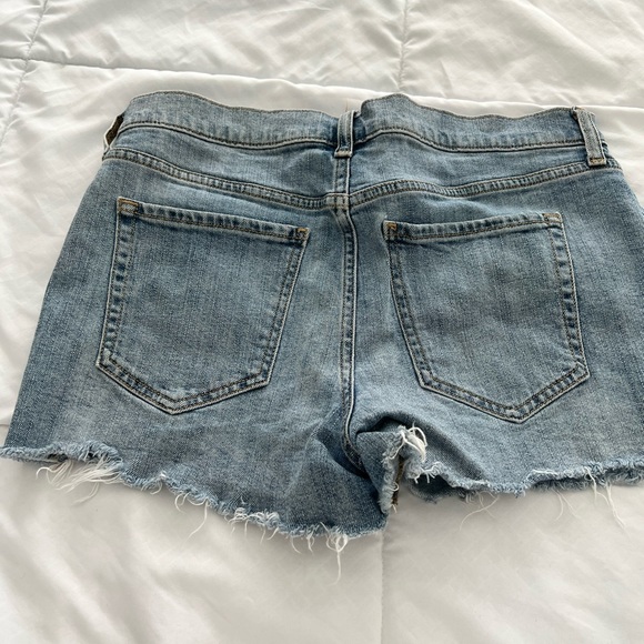 Old Navy Denim Boyfriend Shorts size 6 - Picture 2 of 4